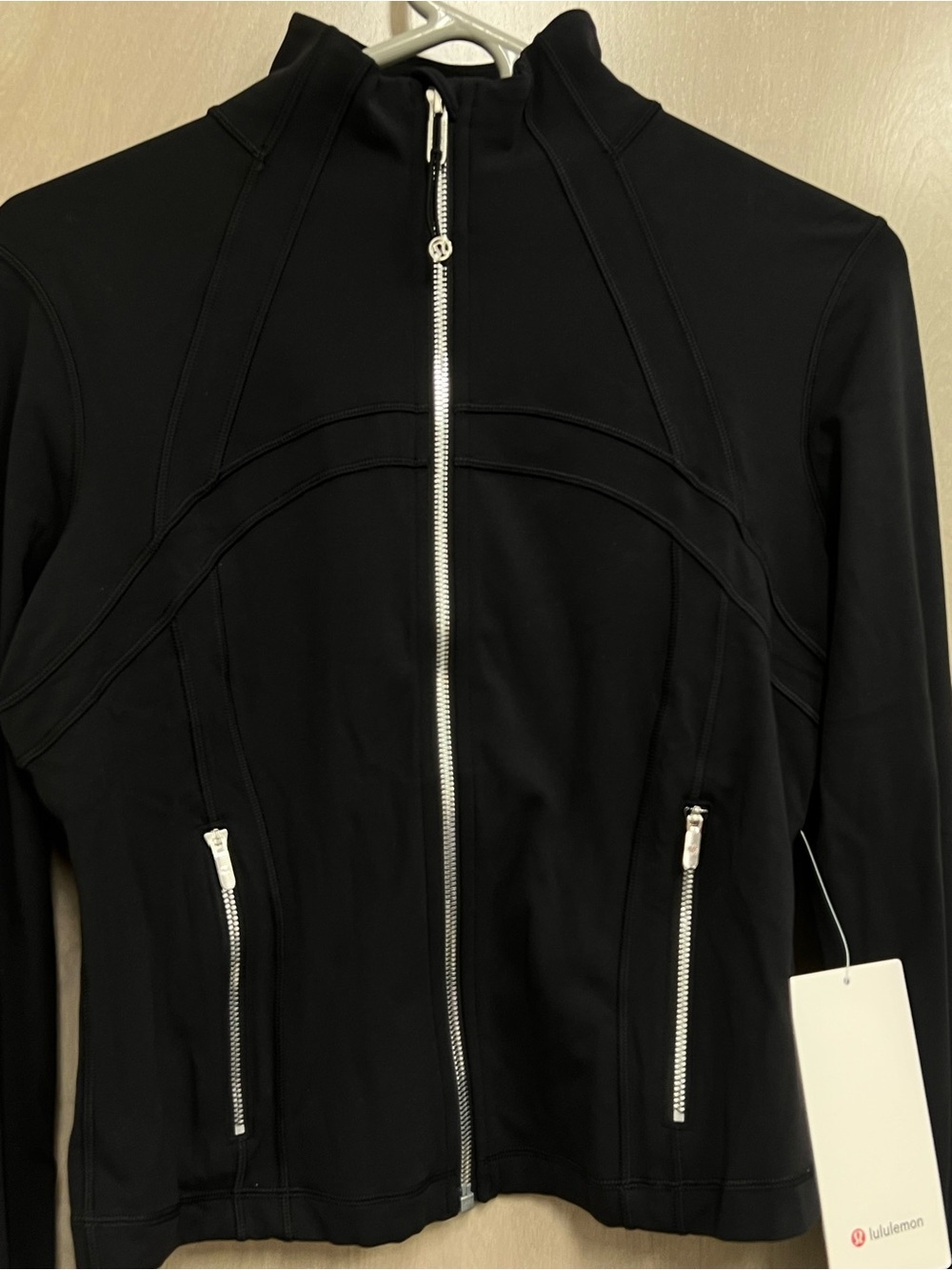 Lululemon Nulu Cropped Define Jacket Black Mirror Silver Size 10 NWT - Picture 3 of 7